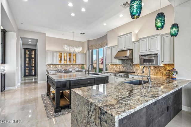 42139 N MOUNTAIN COVE Drive, Phoenix, AZ 85086