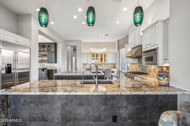 42139 N MOUNTAIN COVE Drive, Phoenix, AZ 85086