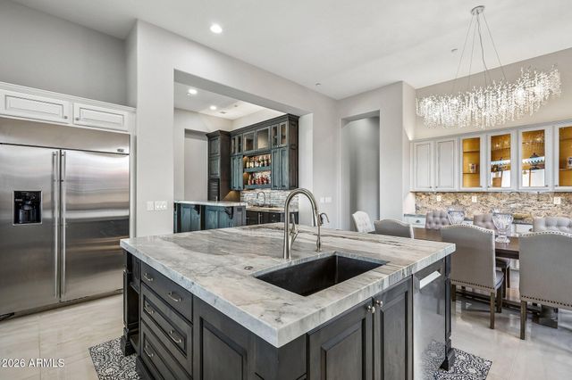 42139 N MOUNTAIN COVE Drive, Phoenix, AZ 85086