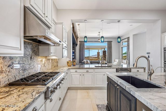 42139 N MOUNTAIN COVE Drive, Phoenix, AZ 85086