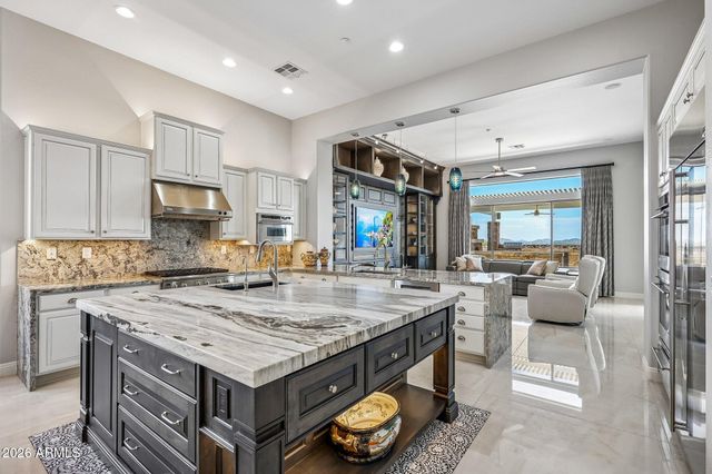 42139 N MOUNTAIN COVE Drive, Phoenix, AZ 85086