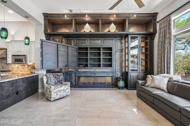 42139 N MOUNTAIN COVE Drive, Phoenix, AZ 85086