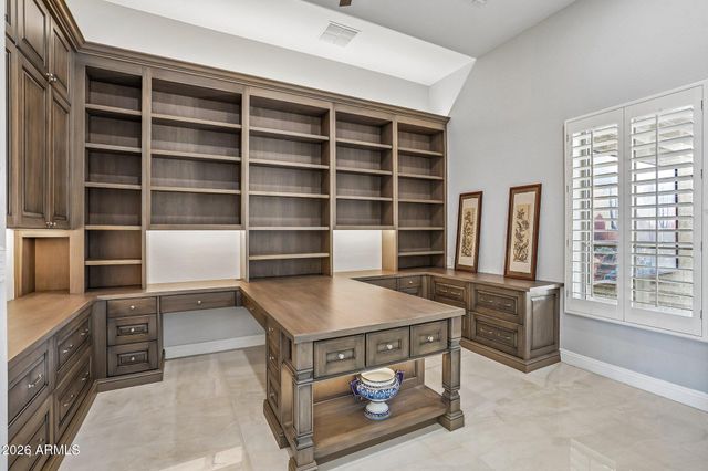 42139 N MOUNTAIN COVE Drive, Phoenix, AZ 85086