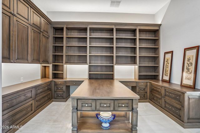 42139 N MOUNTAIN COVE Drive, Phoenix, AZ 85086