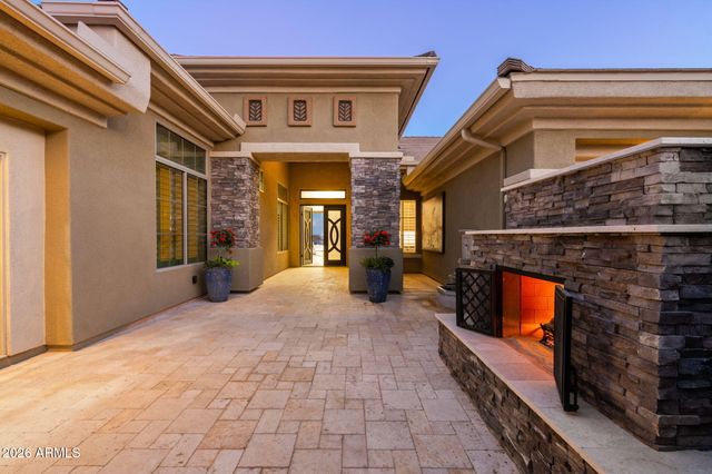 42139 N MOUNTAIN COVE Drive, Phoenix, AZ 85086