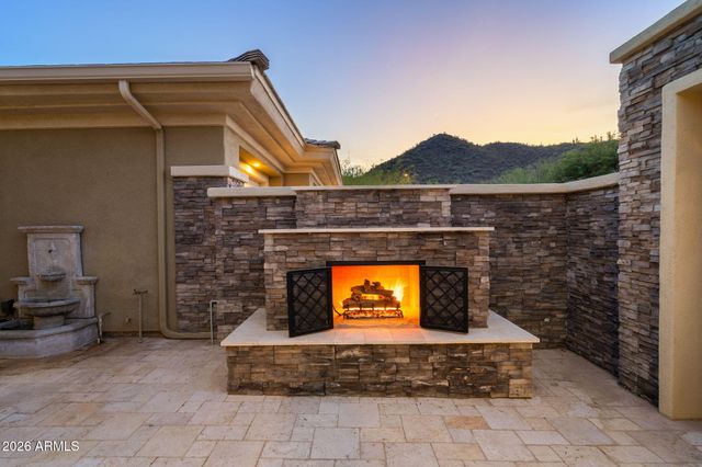 42139 N MOUNTAIN COVE Drive, Phoenix, AZ 85086