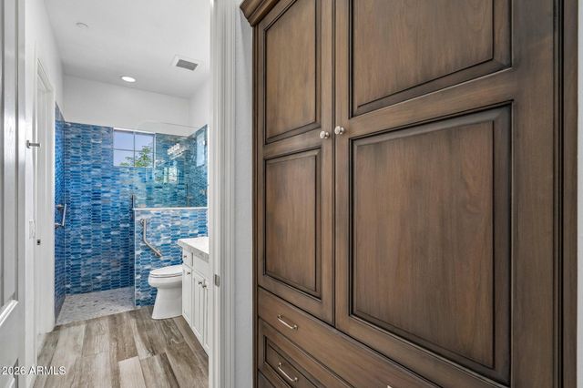 42139 N MOUNTAIN COVE Drive, Phoenix, AZ 85086