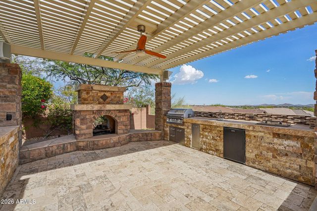 42139 N MOUNTAIN COVE Drive, Phoenix, AZ 85086
