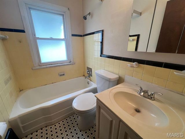 3605 Saint Gregory Lane, St Ann, MO 63074