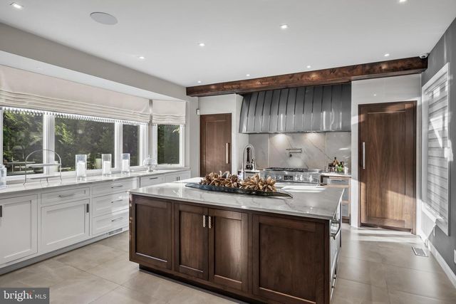 38 MILFORD DR, Marlton, NJ 08053