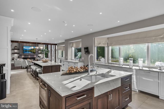 38 MILFORD DR, Marlton, NJ 08053