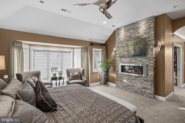 38 MILFORD DR, Marlton, NJ 08053