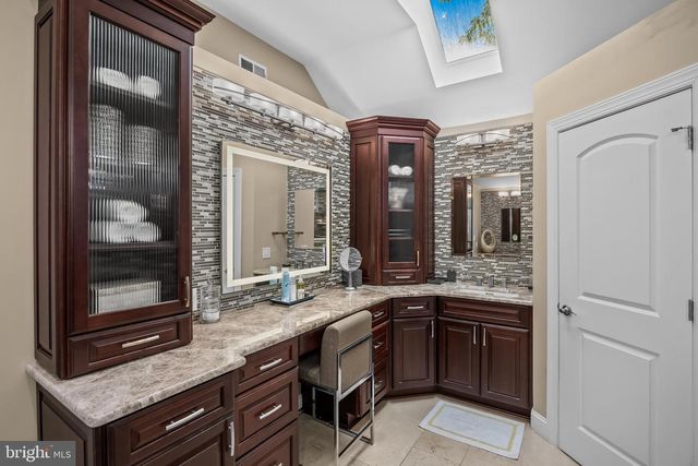 38 MILFORD DR, Marlton, NJ 08053