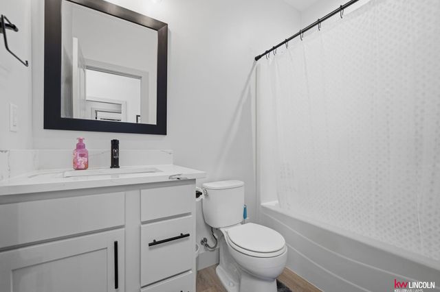 11710 N 142 Street, Waverly, NE 68462