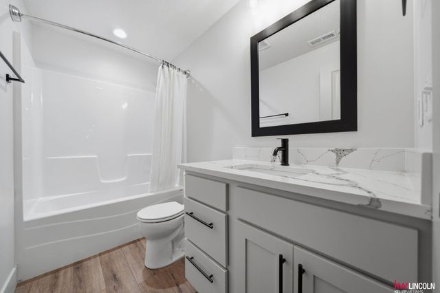 11710 N 142 Street, Waverly, NE 68462