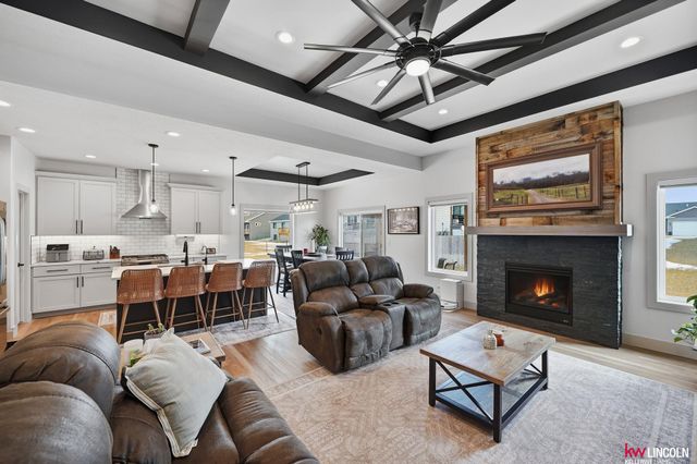 11710 N 142 Street, Waverly, NE 68462