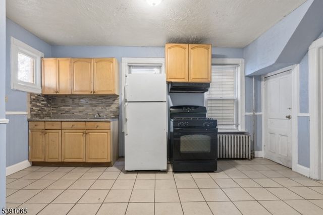 809 W 4TH ST, Plainfield City, NJ 07063