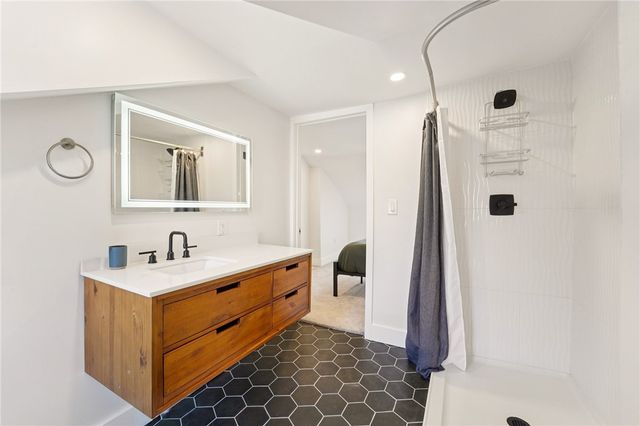 317 39th St, Lawrenceville, PA 15201