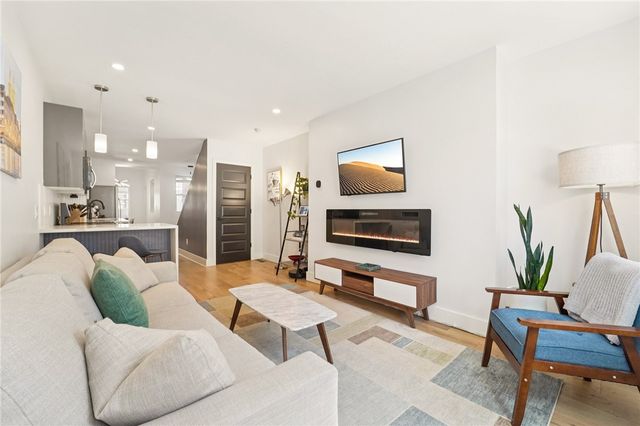 317 39th St, Lawrenceville, PA 15201