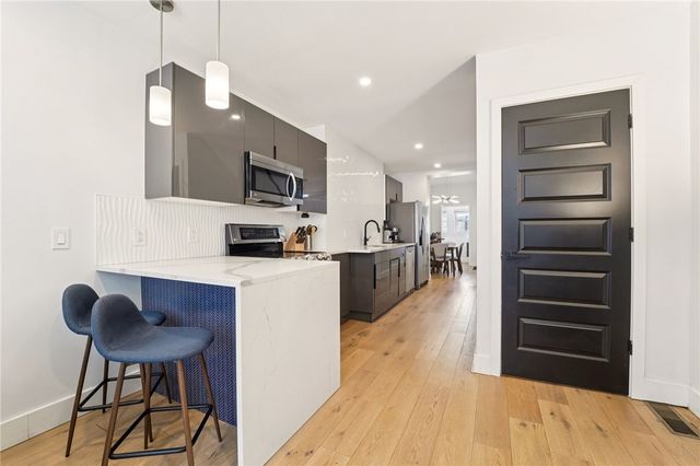 317 39th St, Lawrenceville, PA 15201