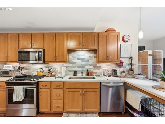 2350 Nw SAVIER St B214, Portland, OR 97210