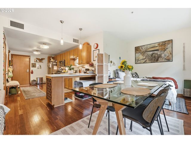2350 Nw SAVIER St B214, Portland, OR 97210