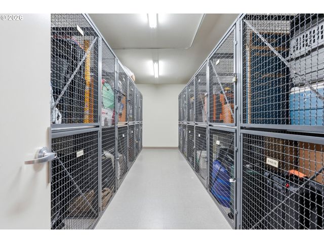 2350 Nw SAVIER St B214, Portland, OR 97210