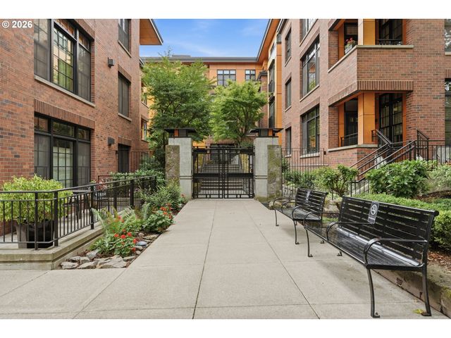 2350 Nw SAVIER St B214, Portland, OR 97210