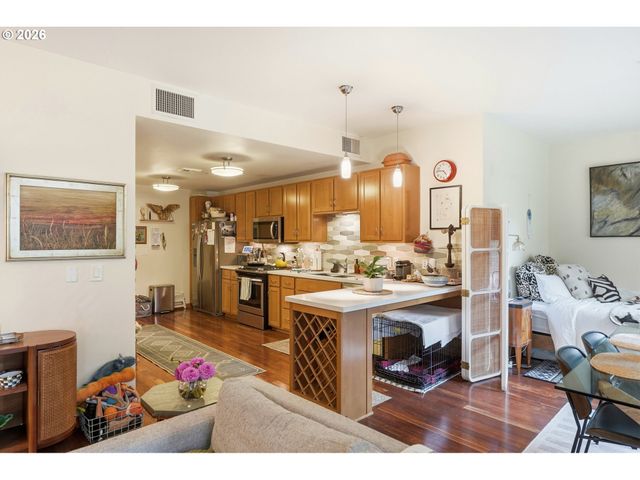 2350 Nw SAVIER St B214, Portland, OR 97210