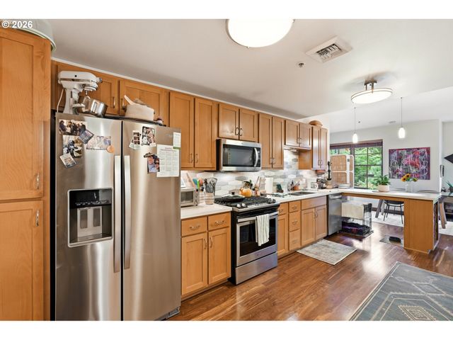 2350 Nw SAVIER St B214, Portland, OR 97210