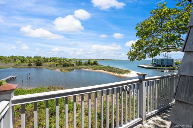 55 West End Avenue, East Quogue, NY 11942