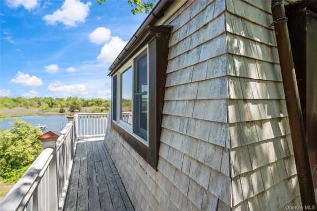 55 West End Avenue, East Quogue, NY 11942