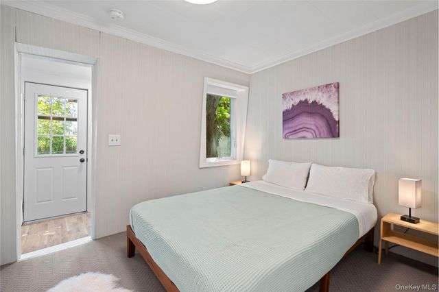 55 West End Avenue, East Quogue, NY 11942