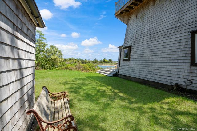 55 West End Avenue, East Quogue, NY 11942