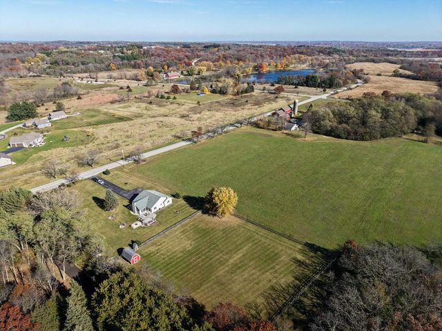 S102W32709 County Road LO, Mukwonago, WI 53149