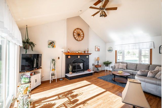 S102W32709 County Road LO, Mukwonago, WI 53149