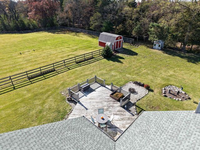 S102W32709 County Road LO, Mukwonago, WI 53149