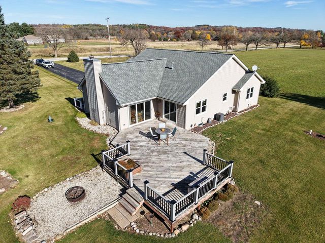 S102W32709 County Road LO, Mukwonago, WI 53149