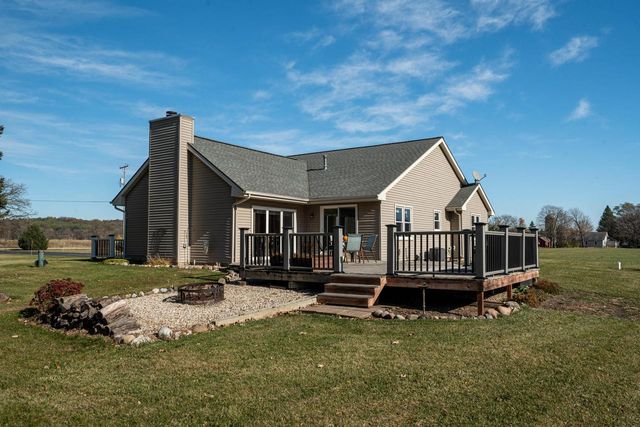 S102W32709 County Road LO, Mukwonago, WI 53149