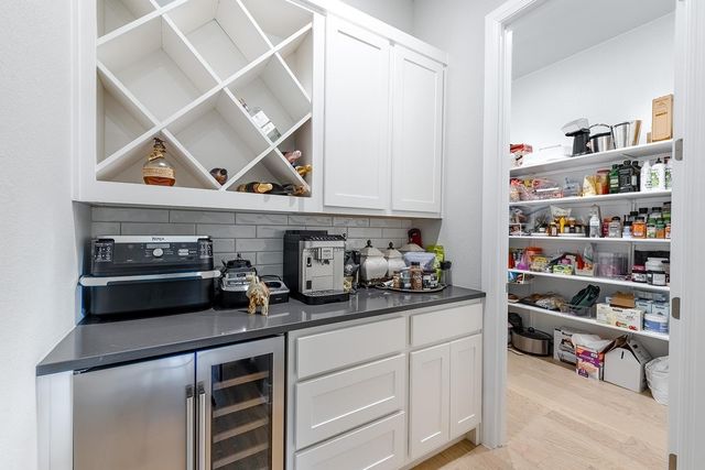 7505 Becasseau DR, Austin, TX 78738