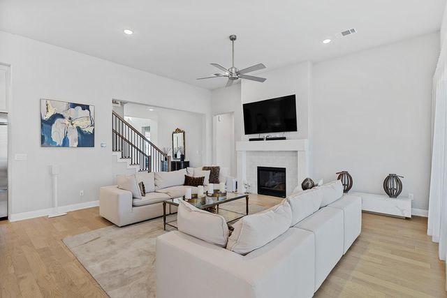 7505 Becasseau DR, Austin, TX 78738
