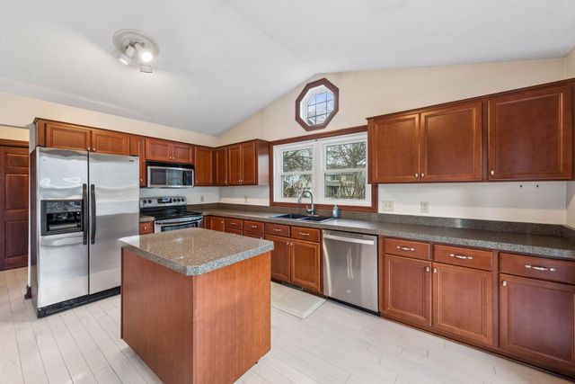 19440 Vine Ridge Road, Shorewood, MN 55331