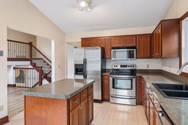 19440 Vine Ridge Road, Shorewood, MN 55331