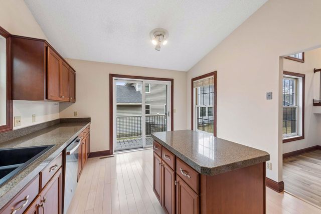 19440 Vine Ridge Road, Shorewood, MN 55331