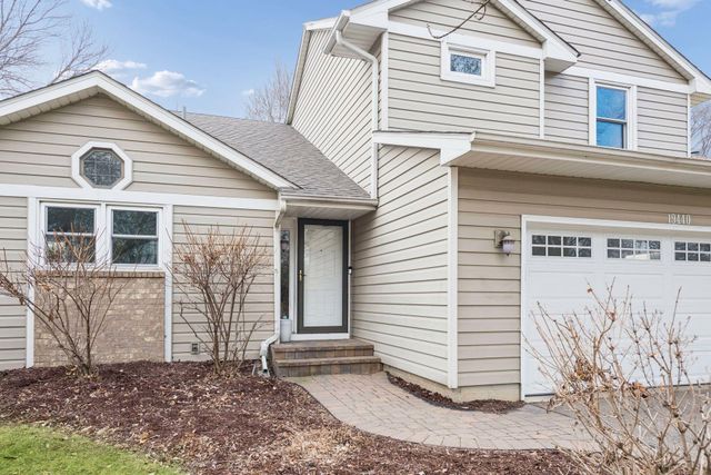 19440 Vine Ridge Road, Shorewood, MN 55331