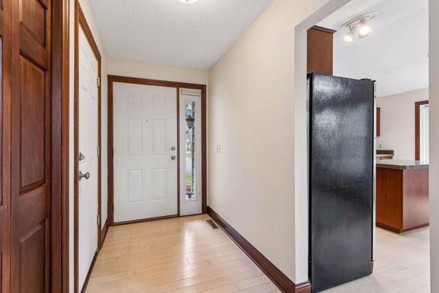 19440 Vine Ridge Road, Shorewood, MN 55331