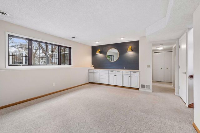 19440 Vine Ridge Road, Shorewood, MN 55331