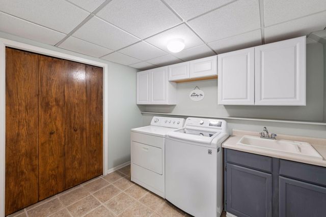 19440 Vine Ridge Road, Shorewood, MN 55331