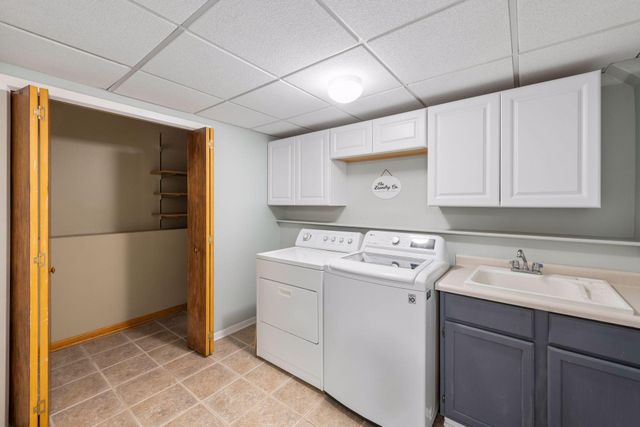 19440 Vine Ridge Road, Shorewood, MN 55331