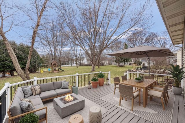 19440 Vine Ridge Road, Shorewood, MN 55331